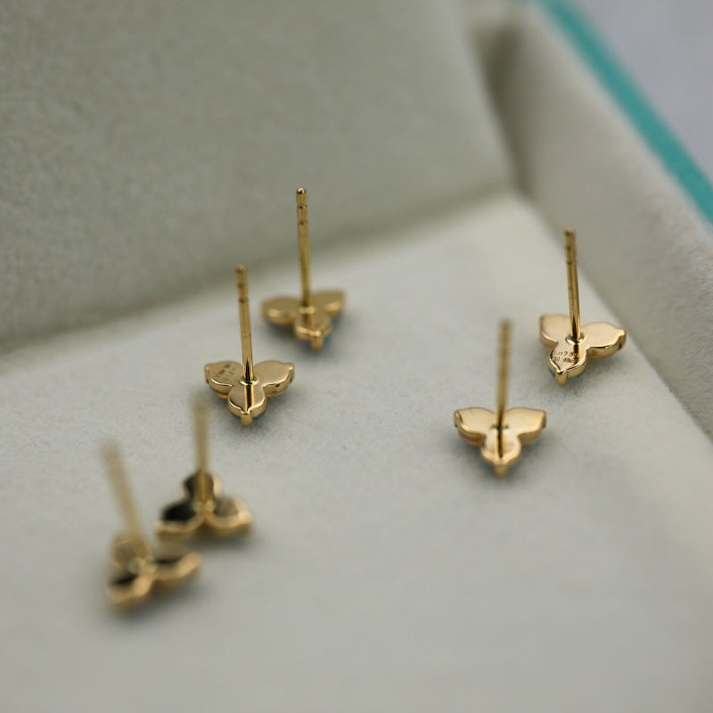 This pair of dainty stud earrings is made in solid 18K gold with genuine Australian opal gemstone, opal stone is October birth stone. 