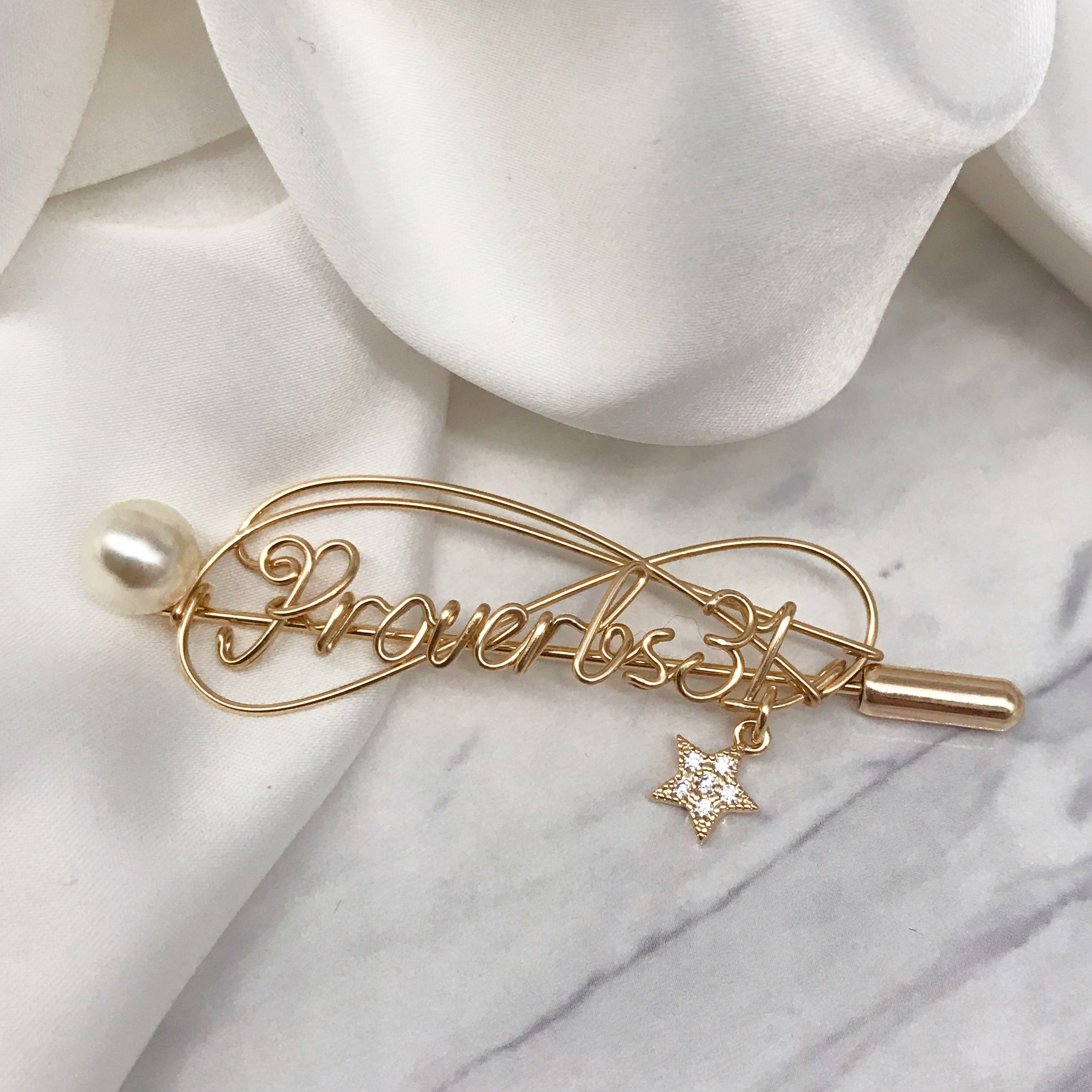 Personalized Wire Name Brooch With Diamond Star - Lollimix 
