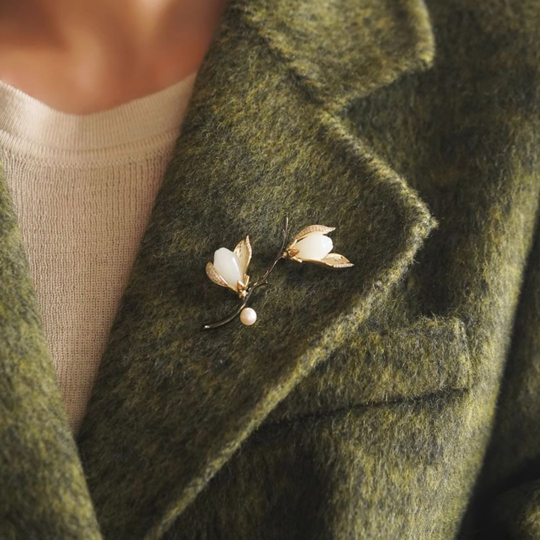 Magnolia Brooch| Magnolia Pearl Pin| White Floral Wedding Brooch| Magnolia Jewelry| Scarf Brooch |Spring Flower Brooch| Mother's Day Gift