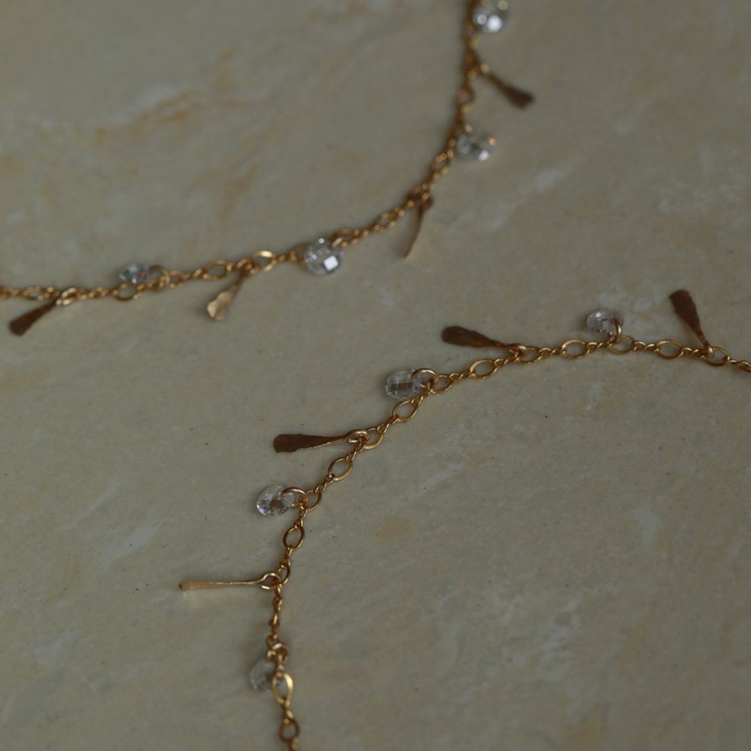 Sparkling ripple necklace, 14K gold vermeil necklace, Minimalist gold necklace, Layering necklace, Delicate gold necklace, Gold ripple necklace, Vintage-inspired necklace, Teardrop gold necklace.