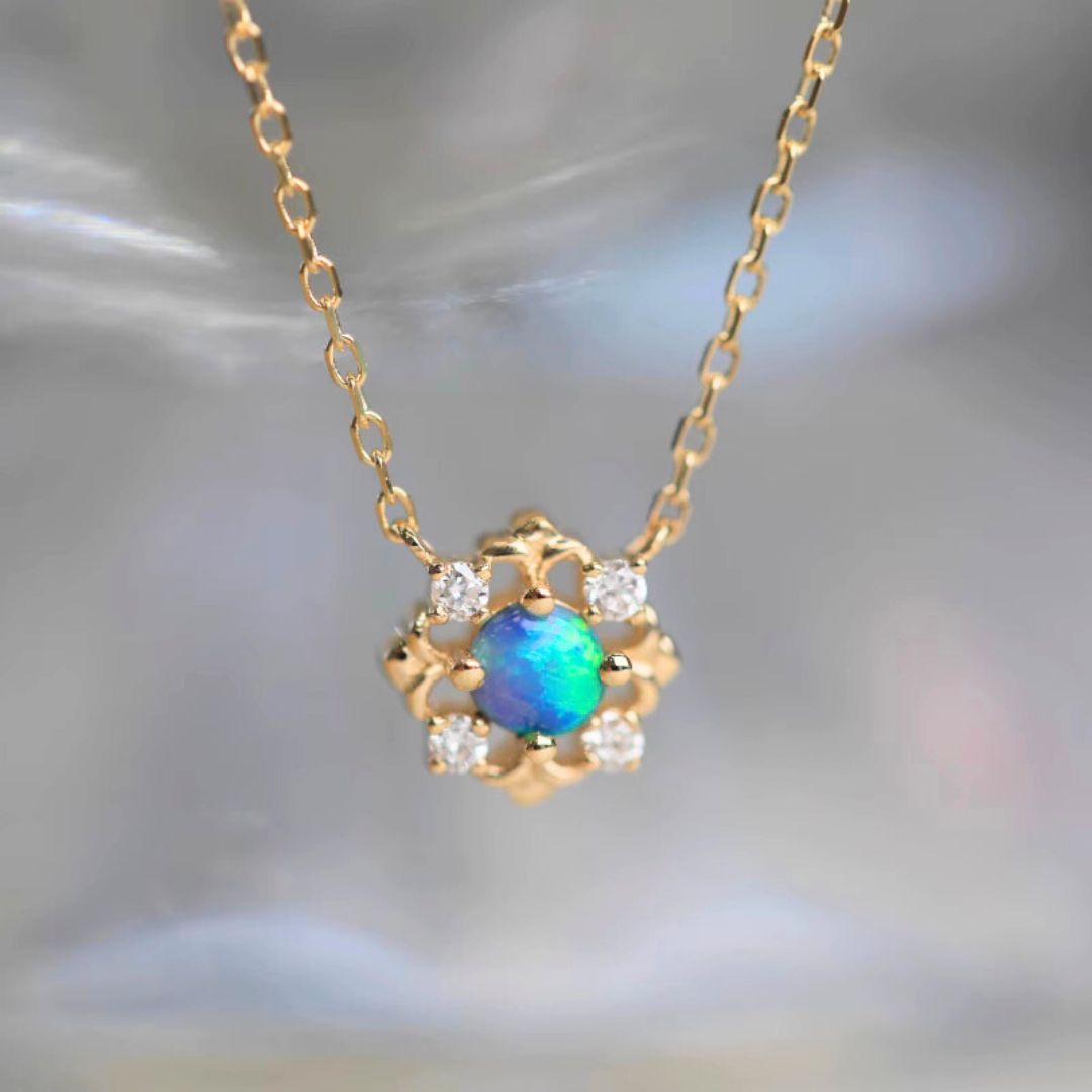 Stunning Antique Opal Round Cluster Diamond 18K Gold pendant necklace