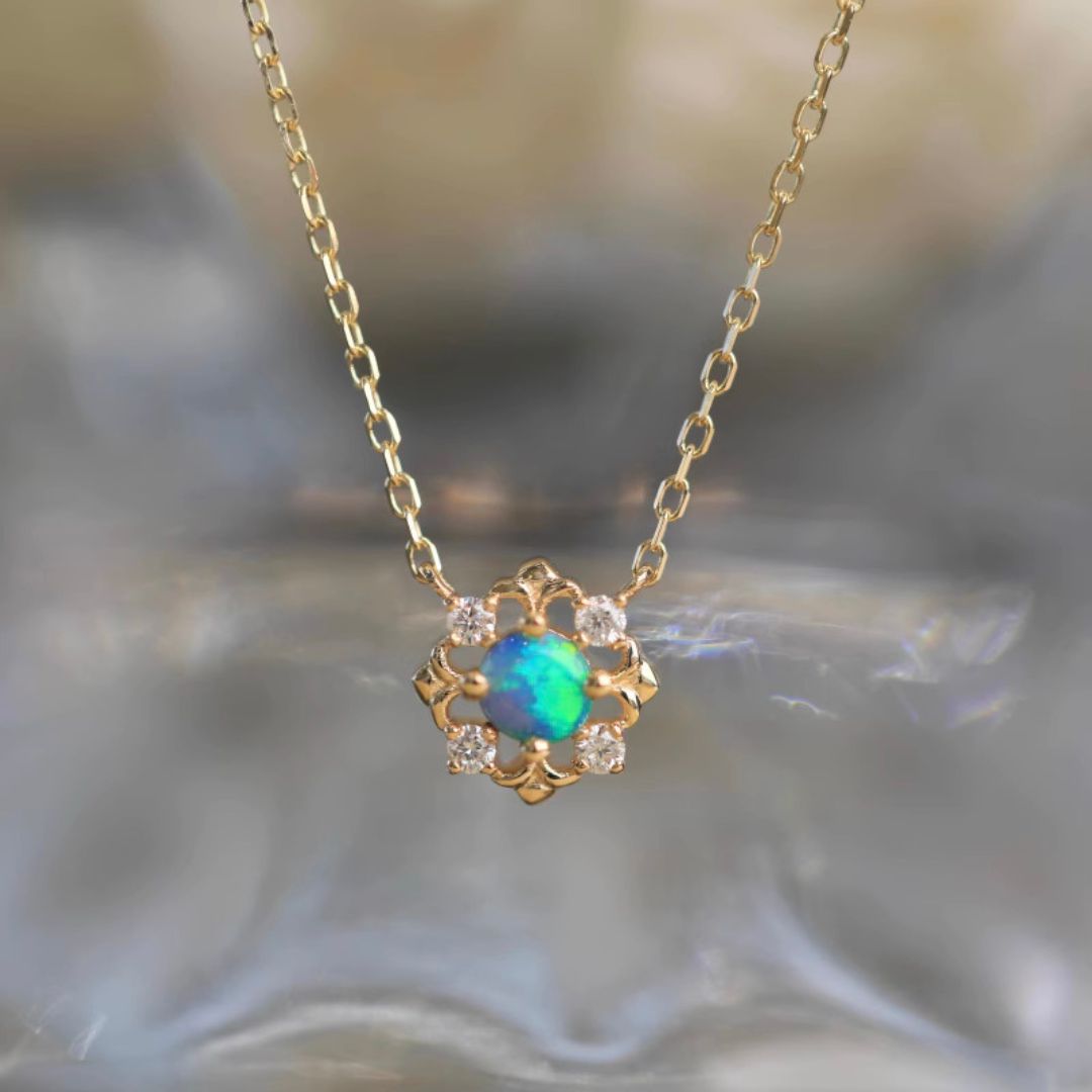 Stunning Antique Opal Round Cluster Diamond 18K Gold pendant necklace