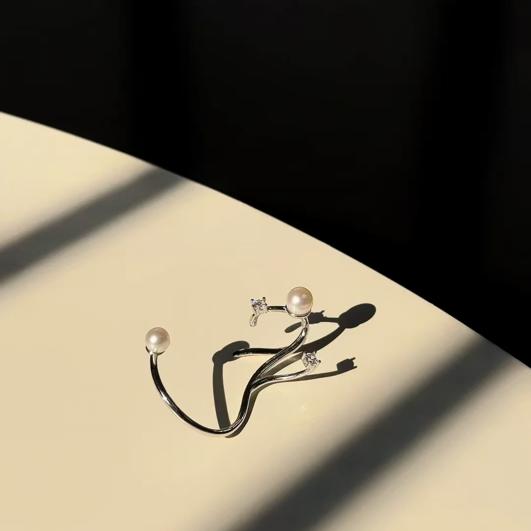 Illusion ear hook vintage S925 sterling silver and freshwater pearl jewelry showing fine craftsmanship and 3.6g lightweight design - product-studio-1