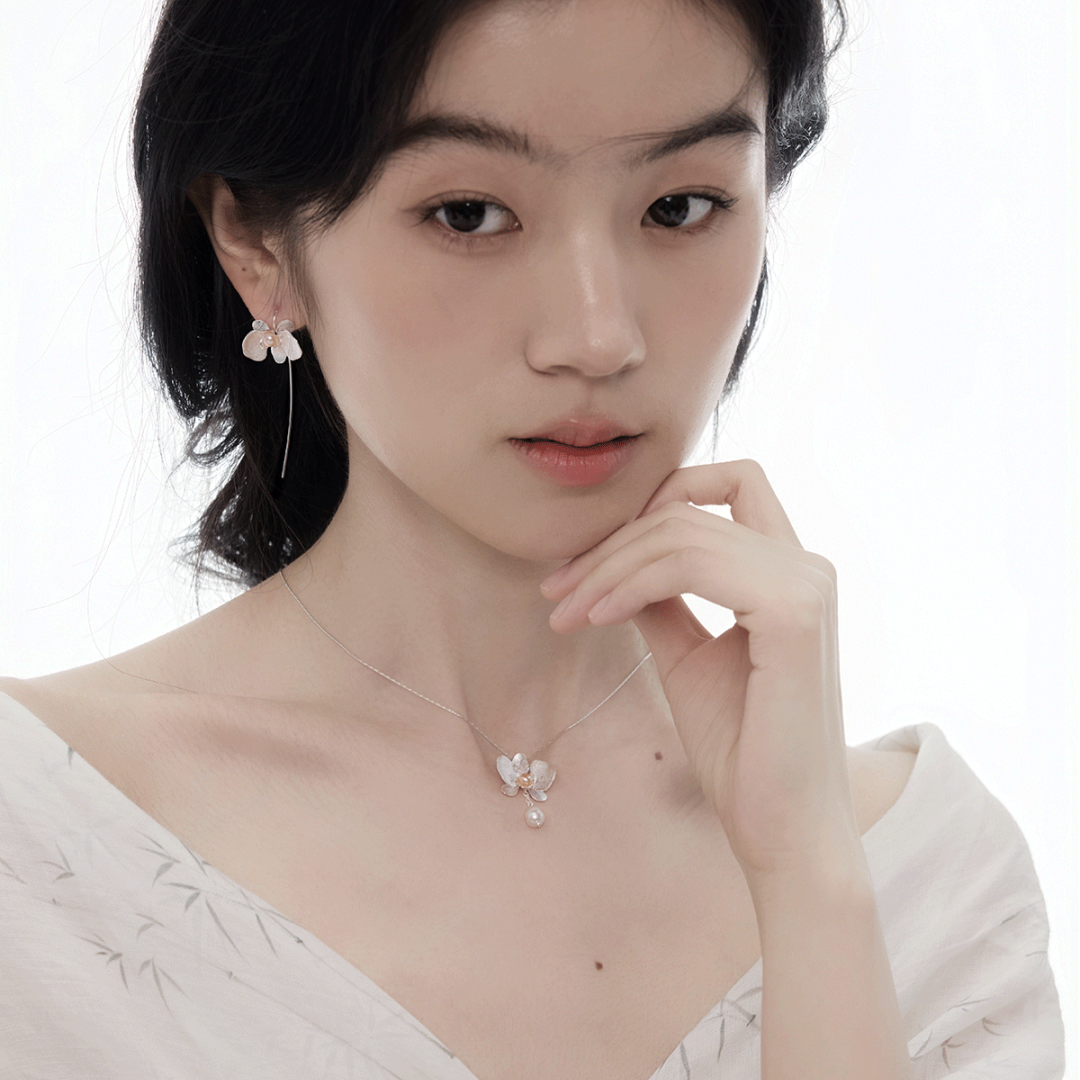 Sculptural Orchid Wire Drop Exquisite Matte S925 Silver Freshwater Pearl Earrings elongation effect on neck - model-look-4
